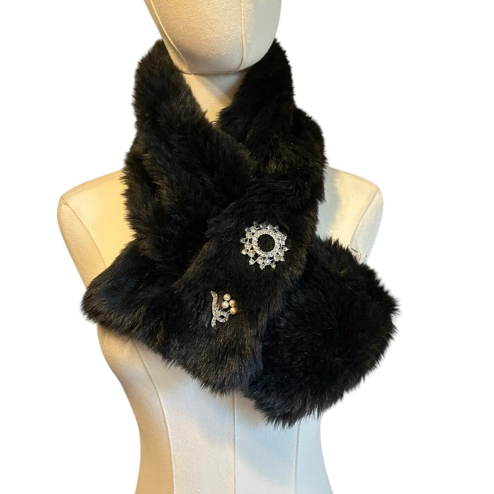 Neck Wrap Collar Stole Shawl Old Navy OS Black Faux Fur NWT Gem Stone Adjustable